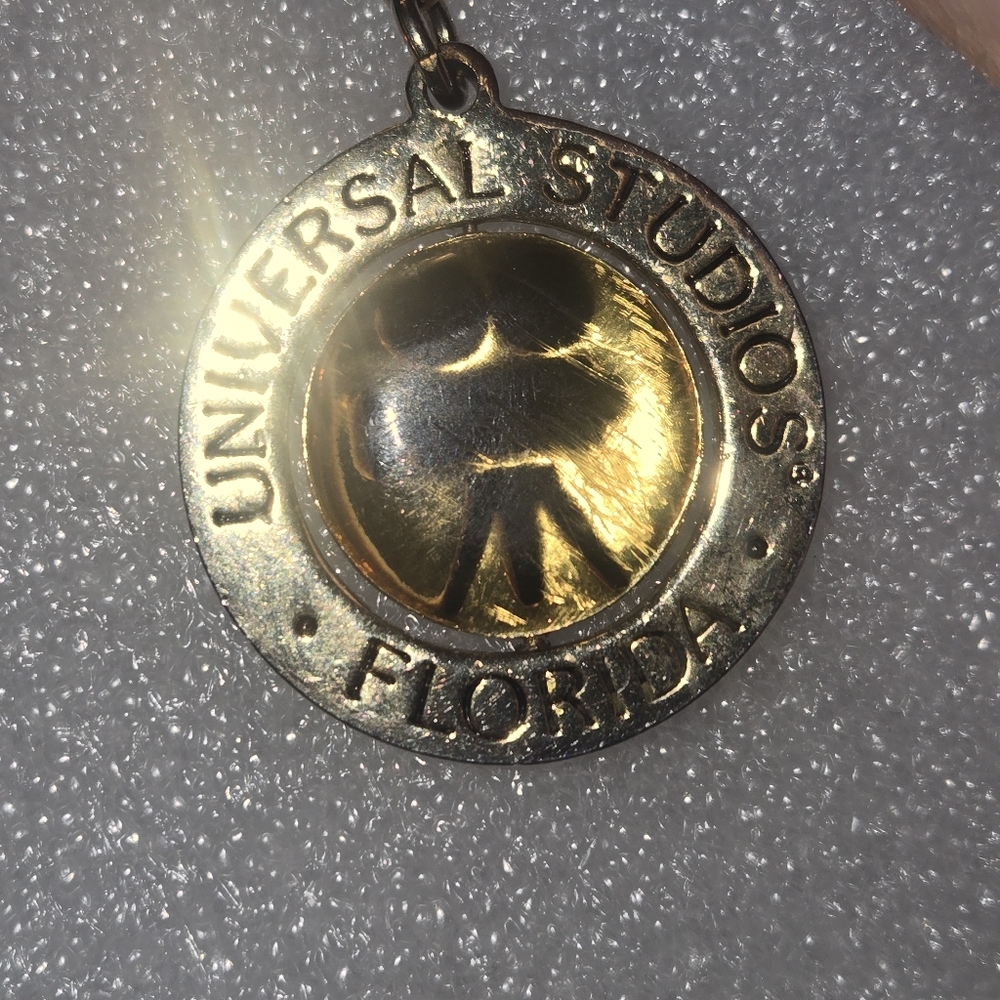 Universal Studios Keychain - Picture 2 of 5